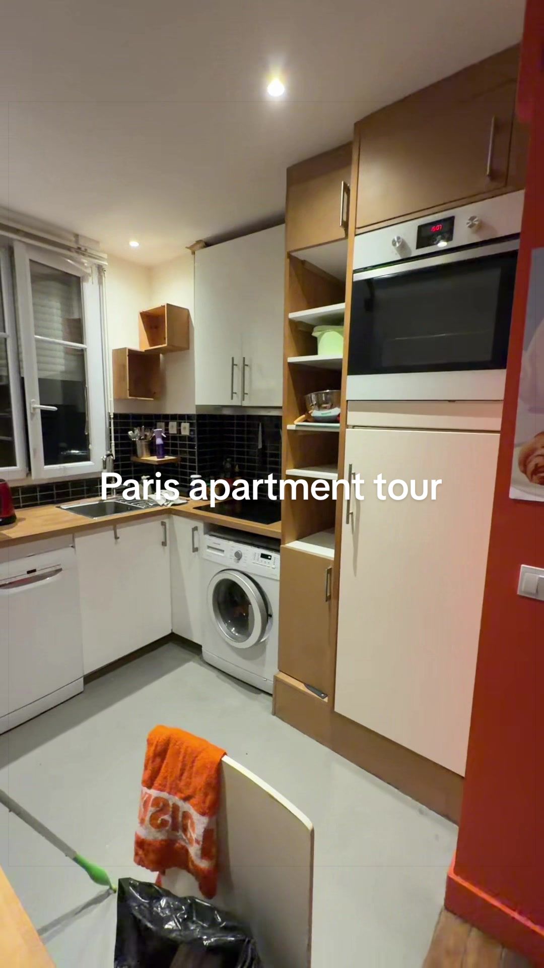 @carolinegb__