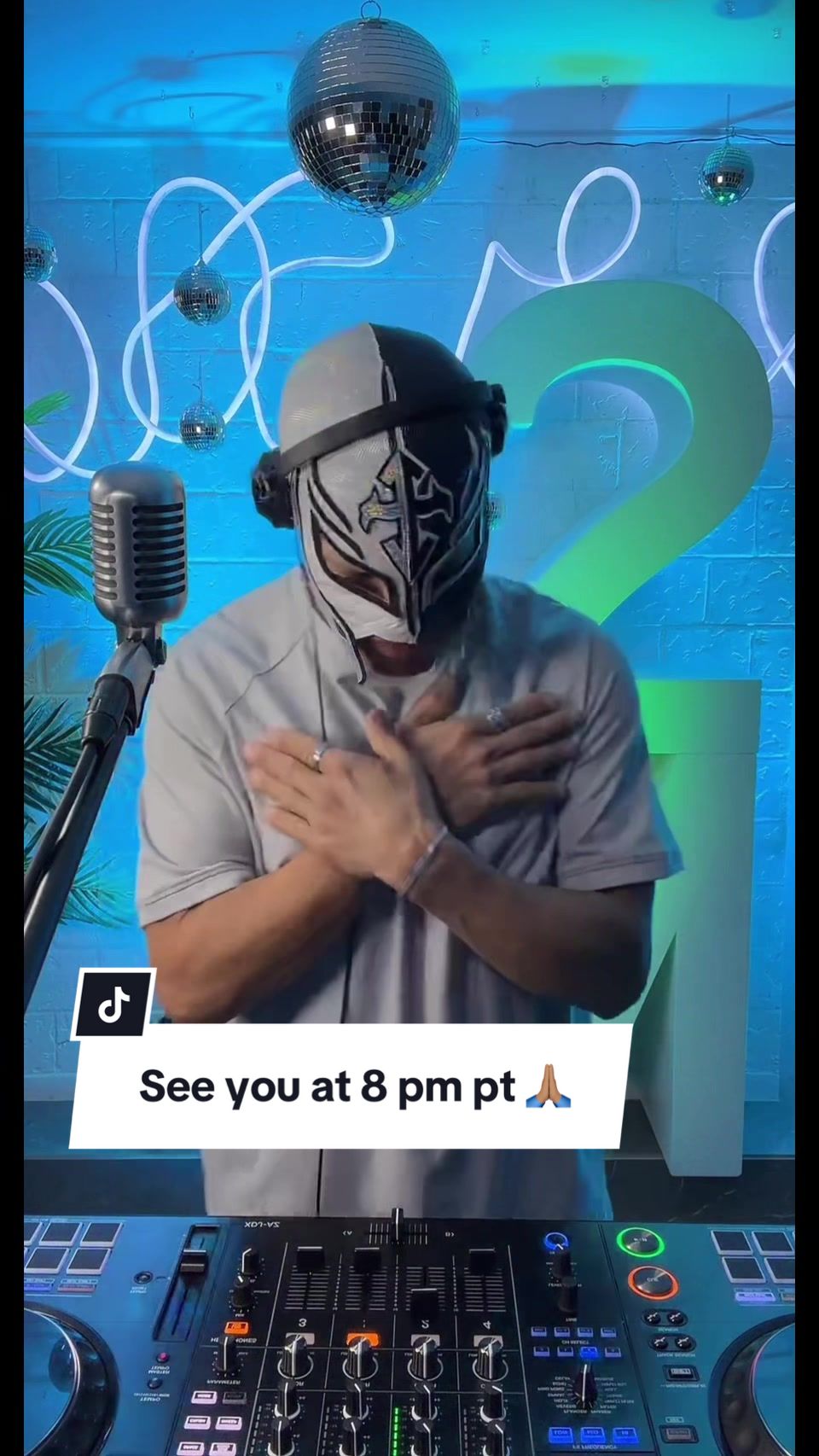@2M