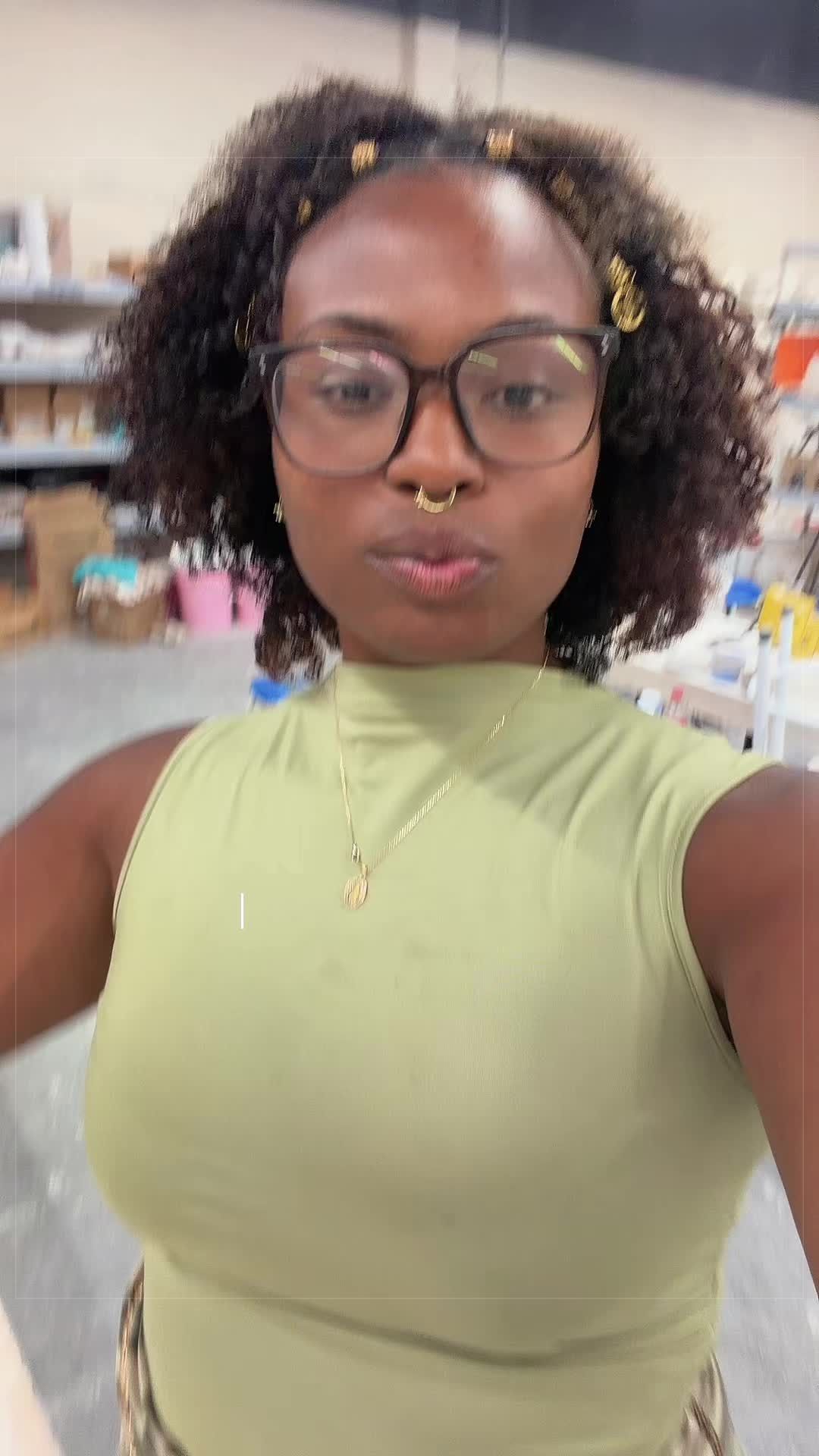 @Nadia<3