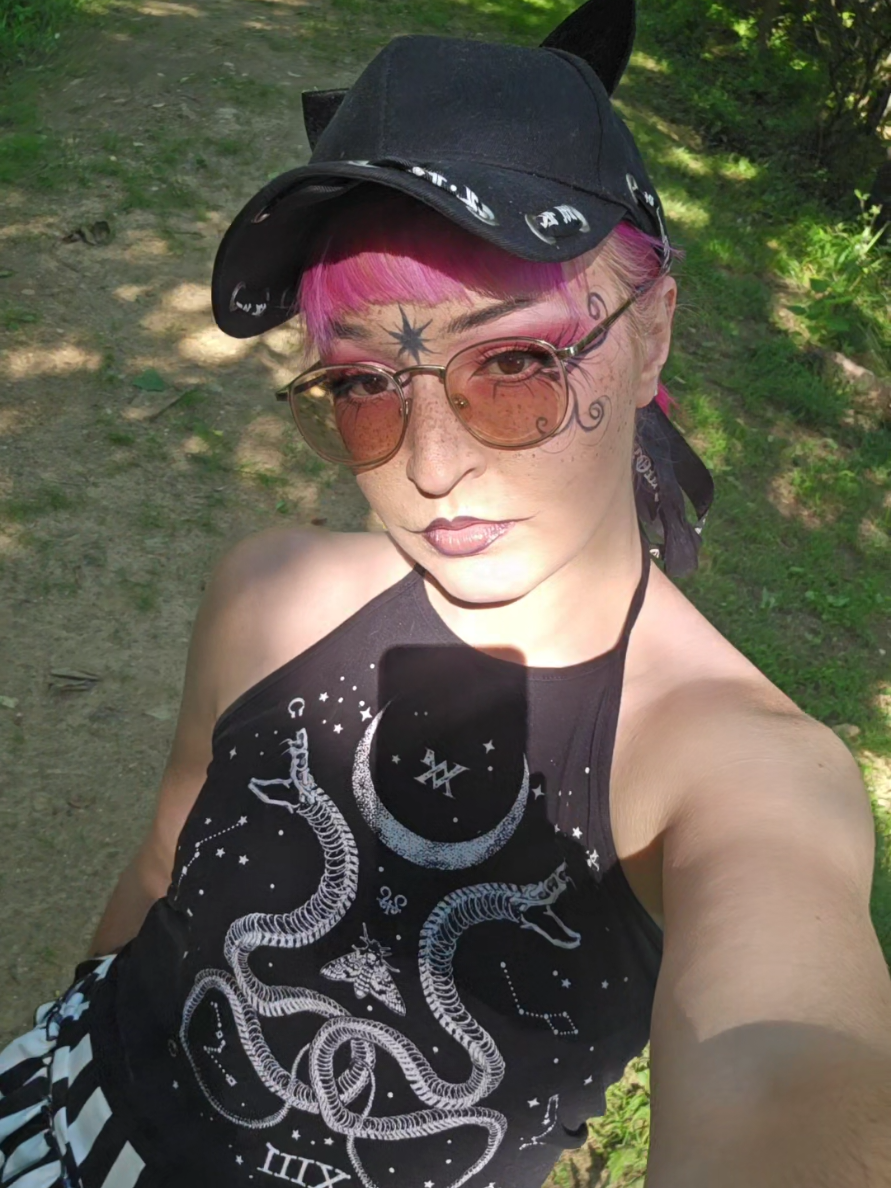 @gothssunshine