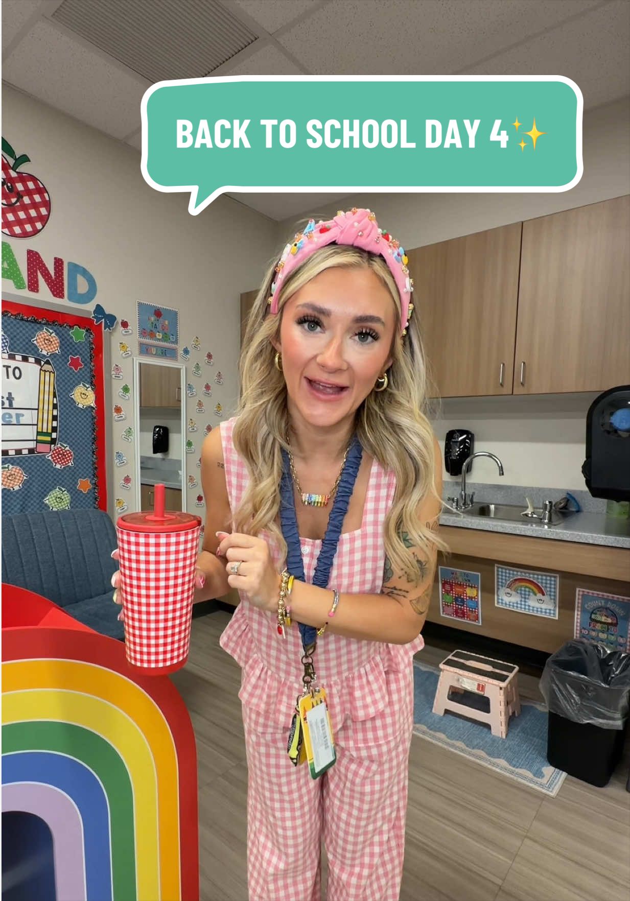 @Hales | boy mom | Teacher
