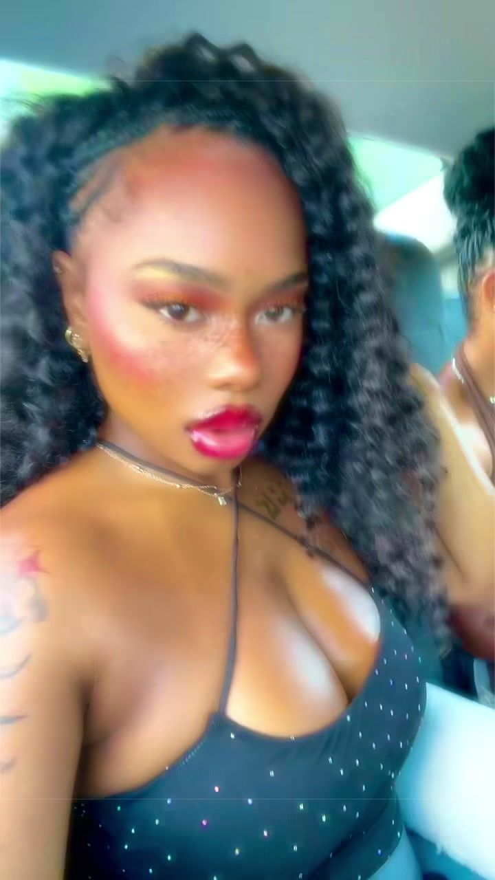 @Ammoni Khamille 🫧🌷🦋💕