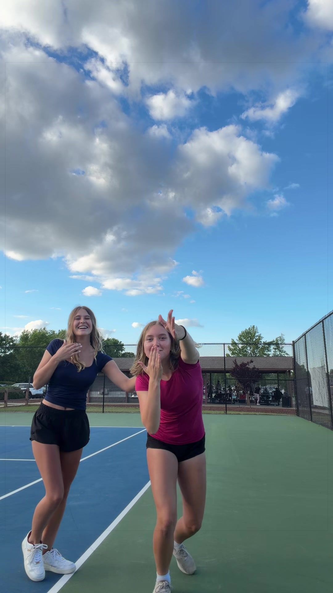 @Lylah_Metz