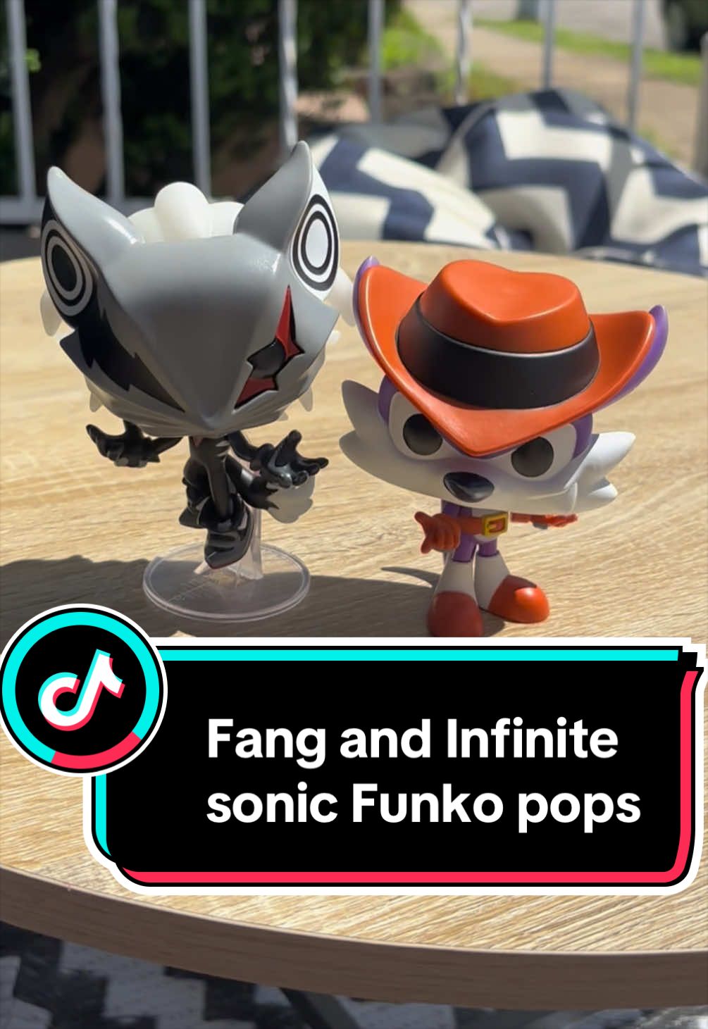 @ActionfigureStories + Sonic