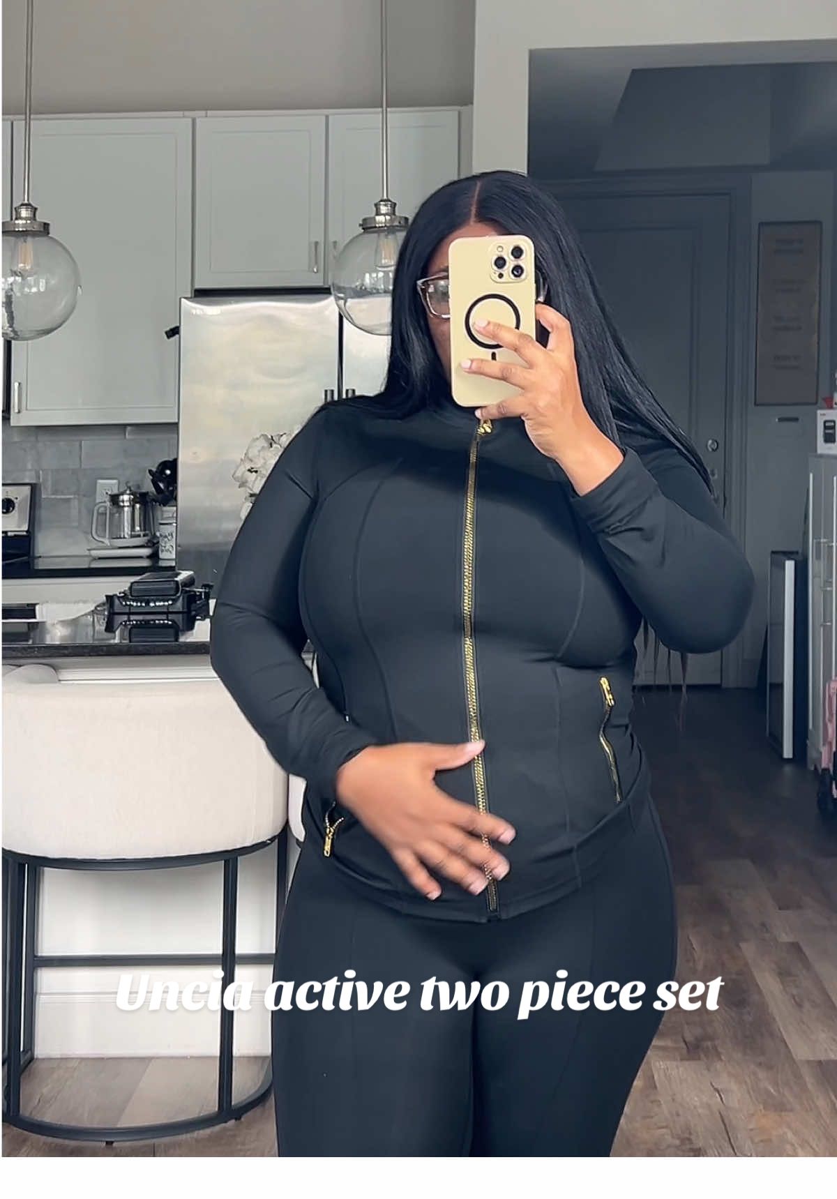 @shellybombshell