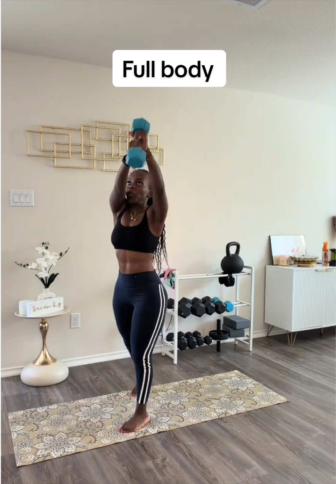 @Emmss LIVE HOST