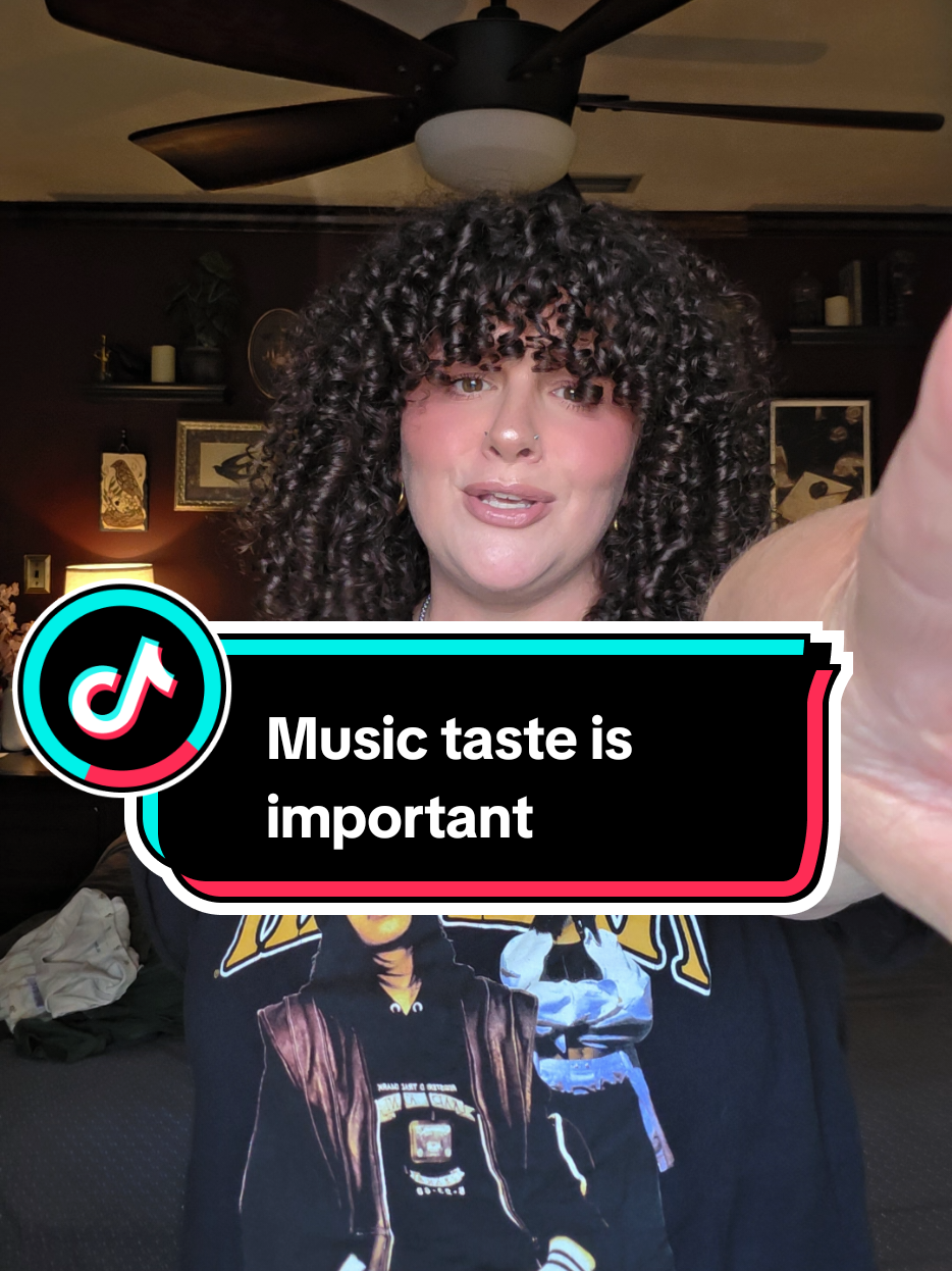 @☆꧁𝕃𝕒𝕦𝕣𝕒꧂☆
