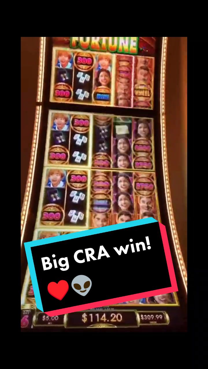 @Pearl&rsquo;s Crocs n&rsquo; Slots