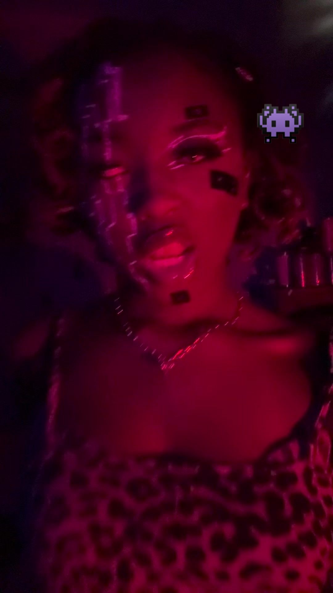 @Kenyaa