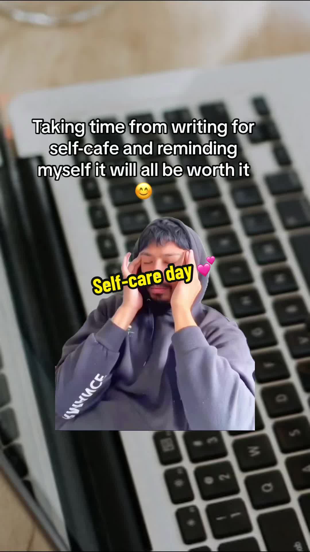 @Queen Bee 🐝 Author