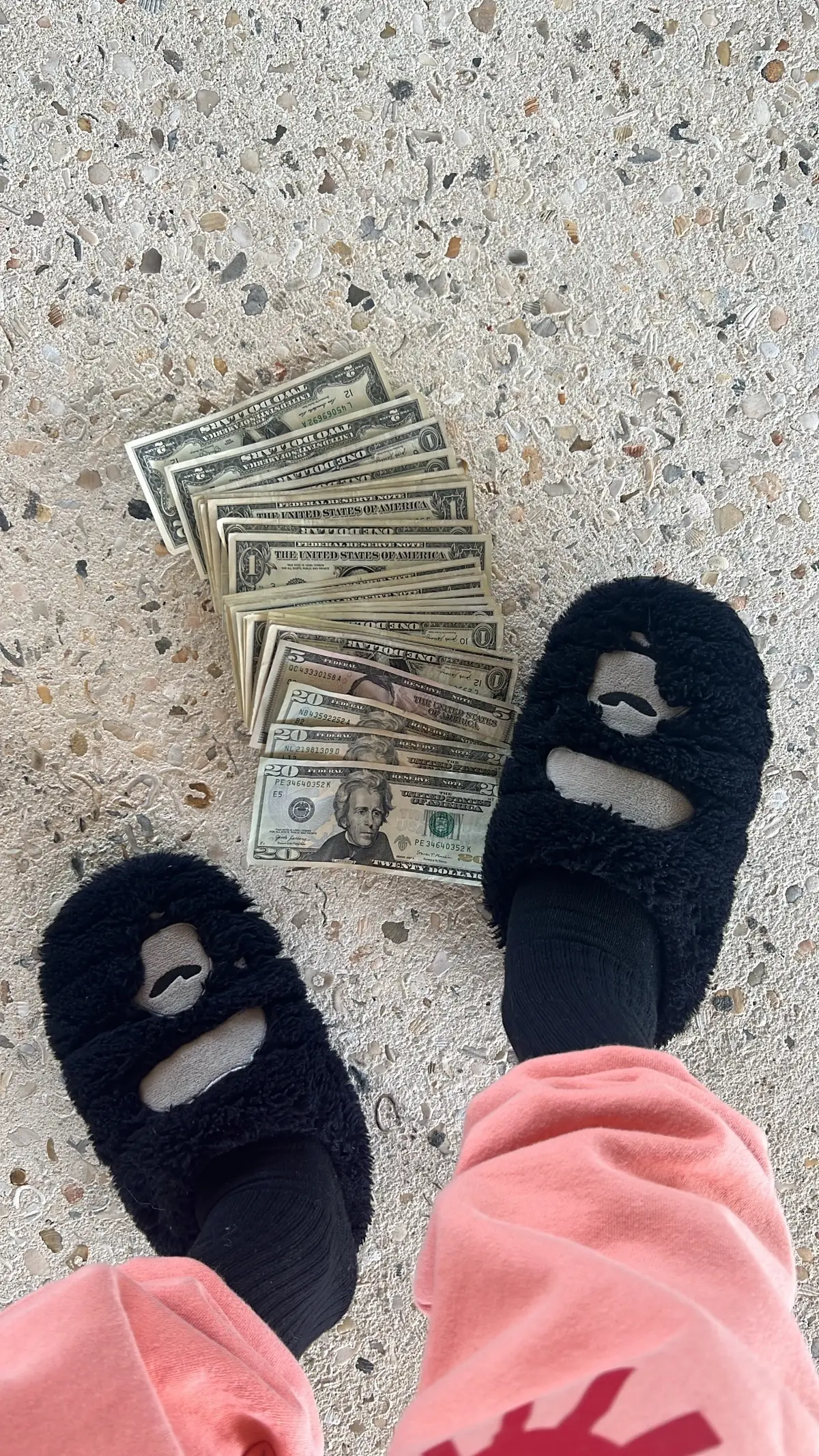 @👤